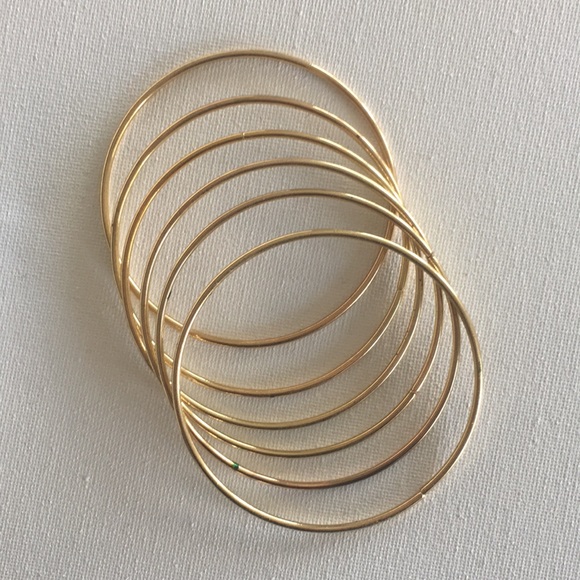 Jewelry - 6 stackable bangle bracelets